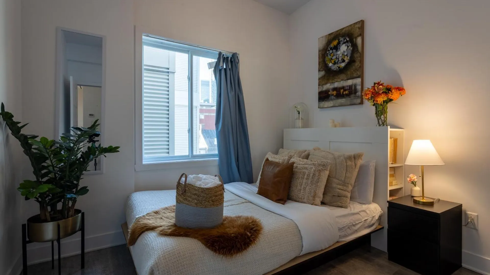 Apartament Bright And Beautiful 3 Bedroom In Griffintown Montreal
