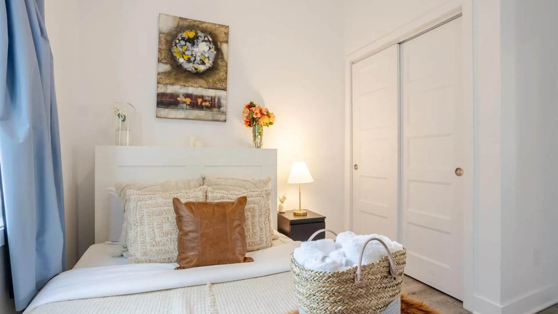 Apartament Bright And Beautiful 3 Bedroom In Griffintown Montreal