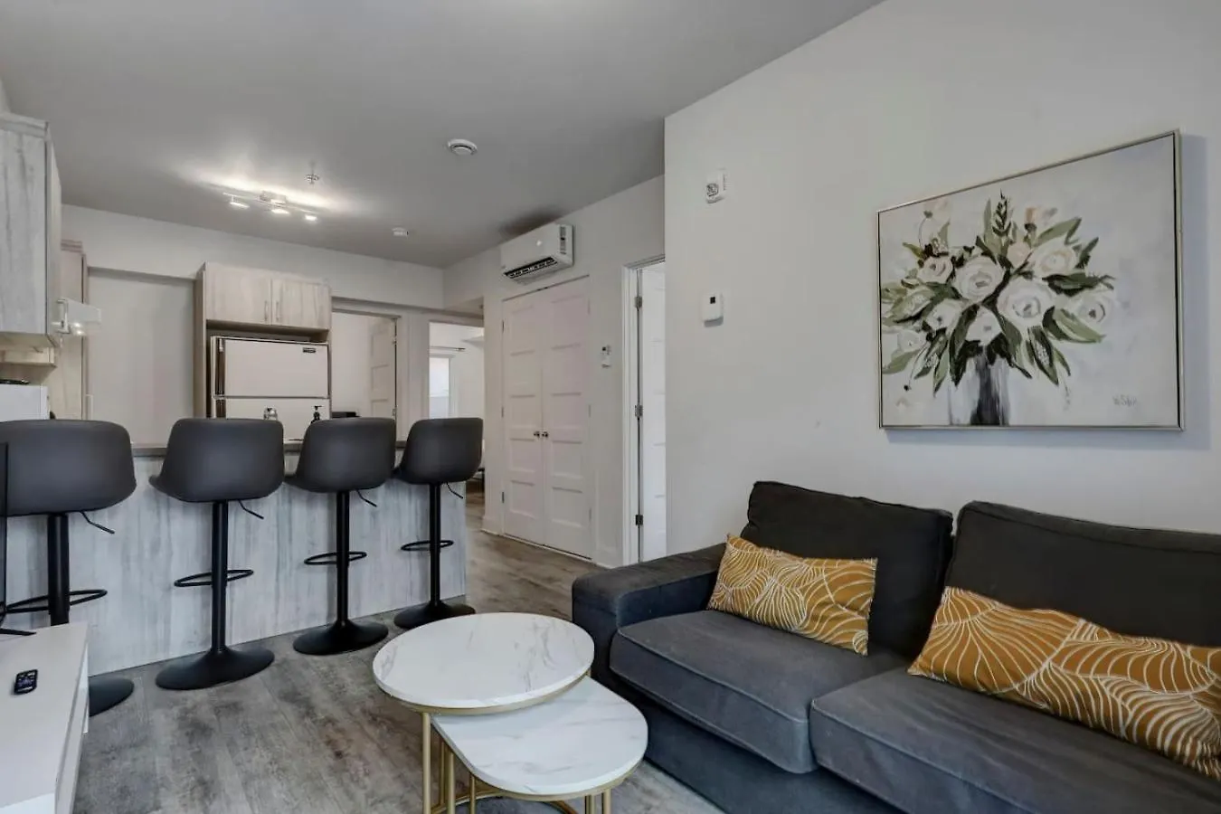 Bright And Beautiful 3 Bedroom In Griffintown Montréal Appartement