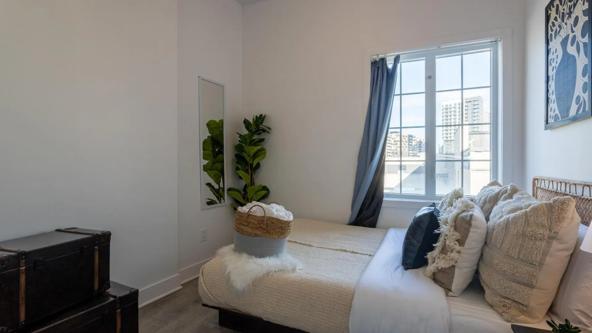 Bright And Beautiful 3 Bedroom In Griffintown Μόντρεαλ 0*,  Καναδάς