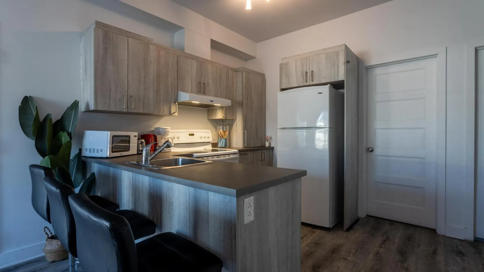 Διαμέρισμα Bright And Beautiful 3 Bedroom In Griffintown Μόντρεαλ
